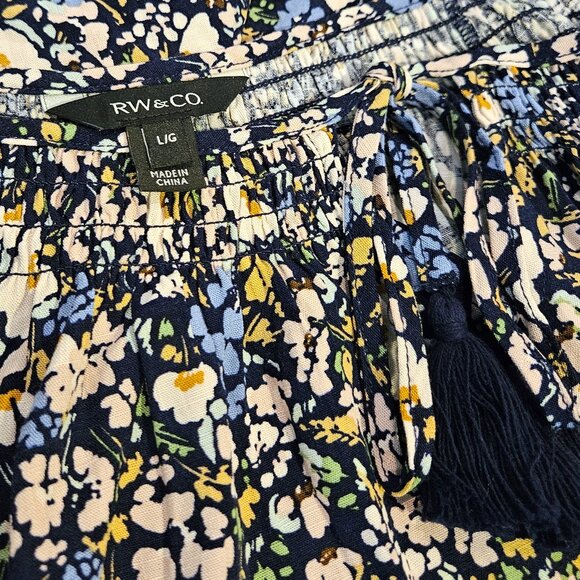 NWOT!! RW&Co long sleeve floral pattern shirt with front tassel ties - Picture 9 of 9